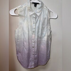 🟢 Sleeveless Button-Down Shirt